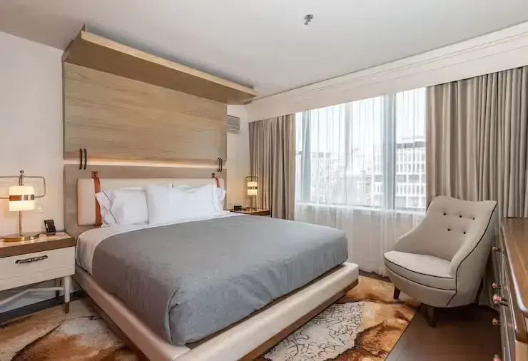 Deluxe Suite