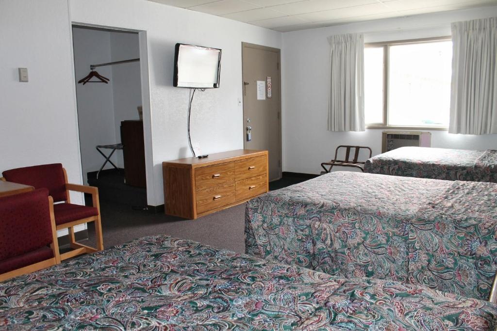 Budget Host Crestview Inn — 5