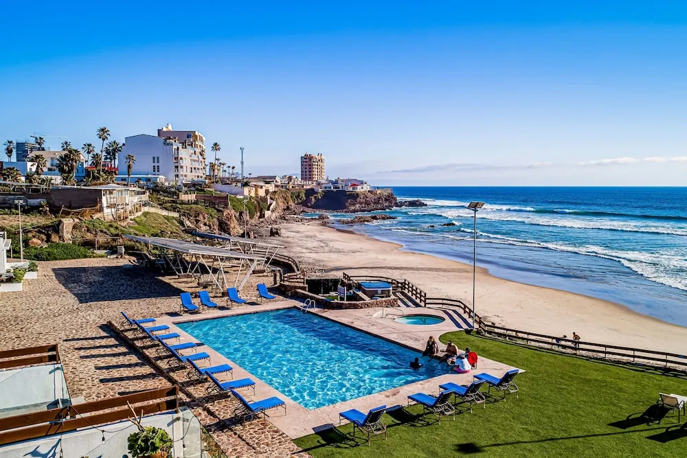 Dog-friendly Home 3 Rows to Beach With Rooftop Deck, Pool, hot Tub, & Kitchen