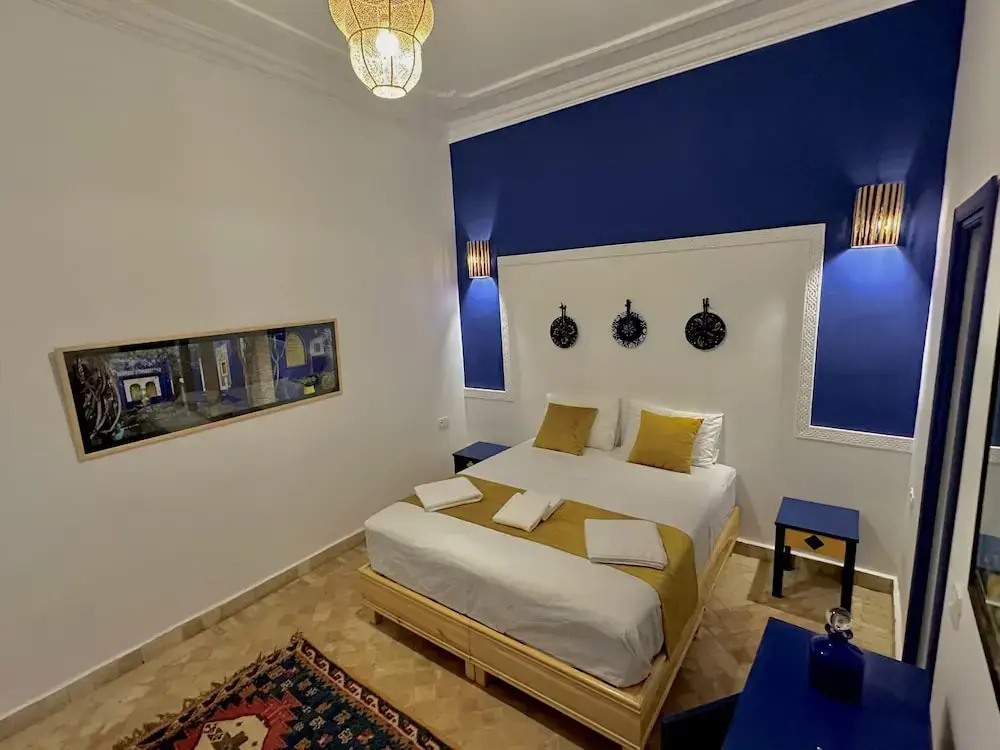 Deluxe Double room (full double bed)