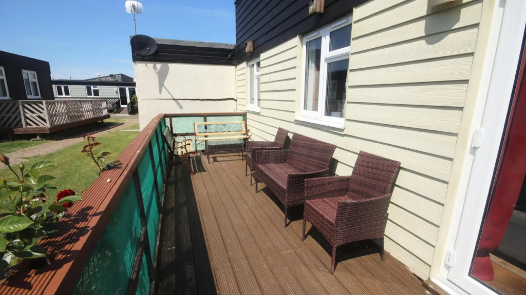 29C Medmerry Park 2 Bedroom Chalet