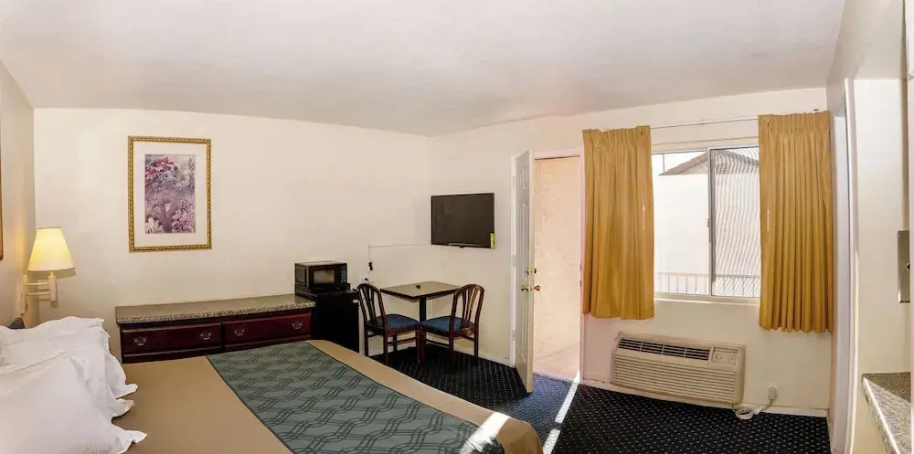 Номер Standard в Central Phoenix Hotel