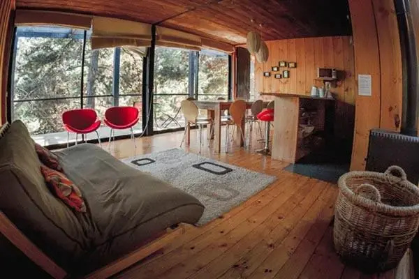 4 Bedrooms Cottage
