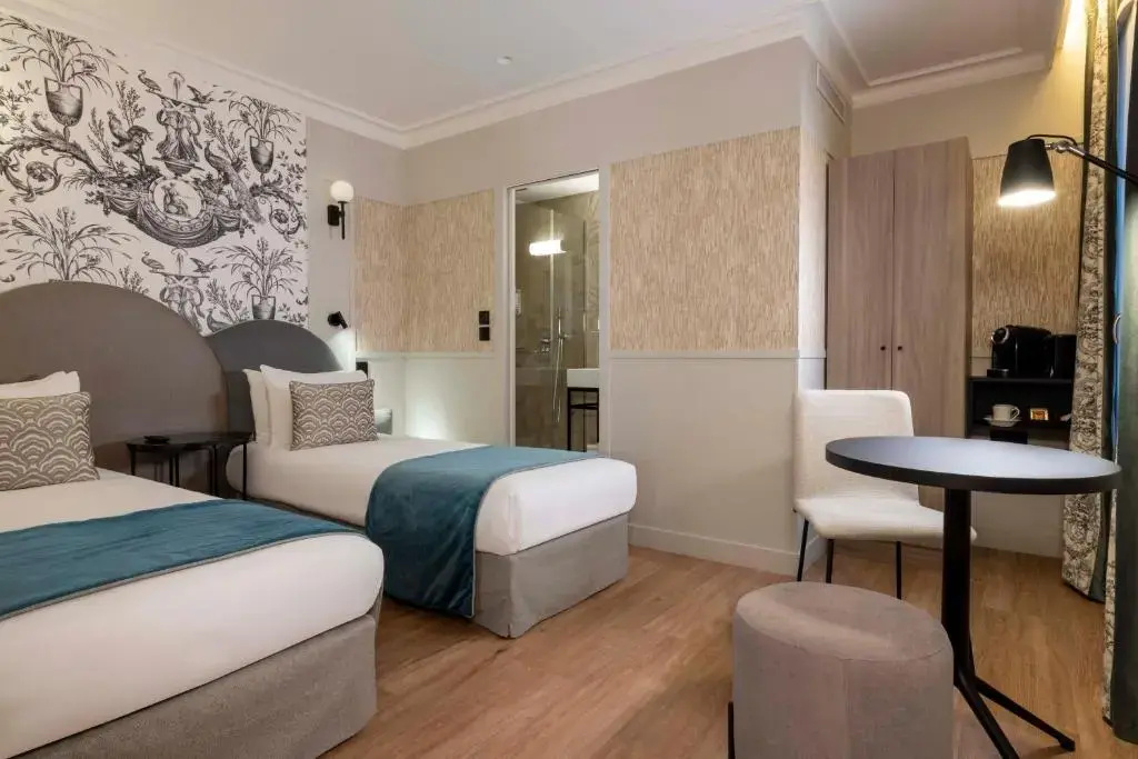 Grand Hotel Leveque 100