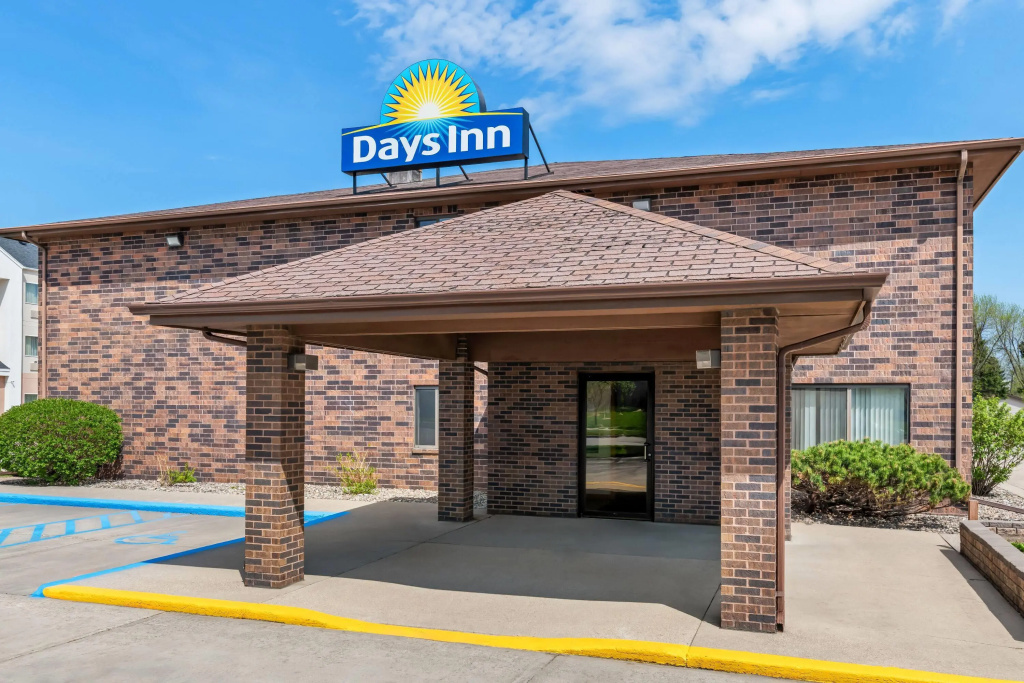 Days Inn by Wyndham Grand Forks Columbia Mall