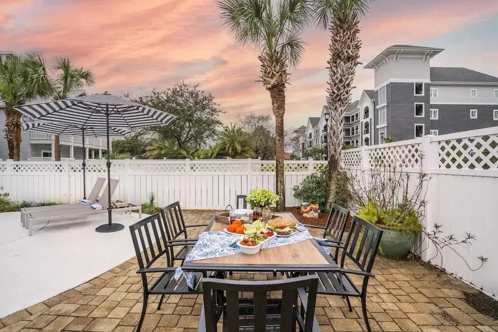 Marina by Avantstay Modern Oasis Close to Beach w/ Pool