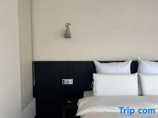 Suite with garden view