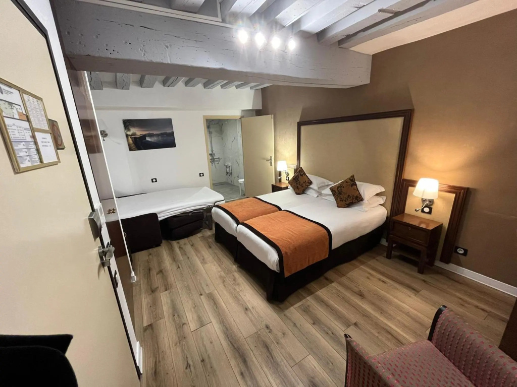 Отель Hotel Saint Honore 85 в Париже