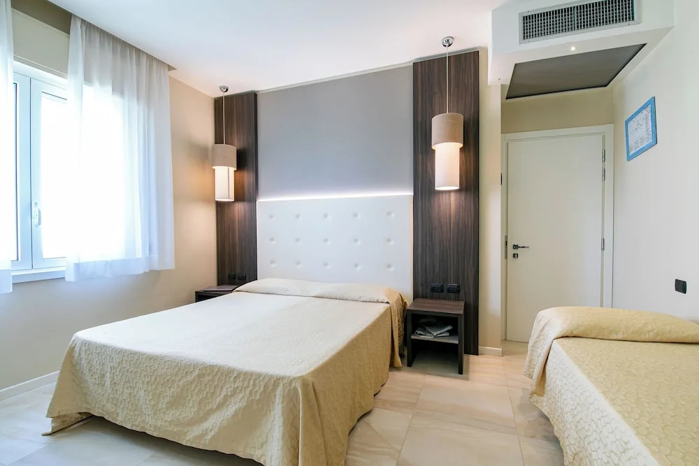 Hotel Esplanade — 4