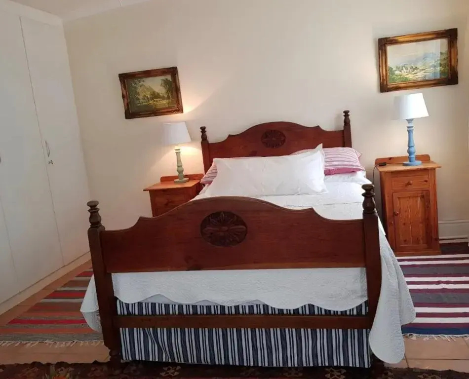 Deluxe Double room (full double bed)