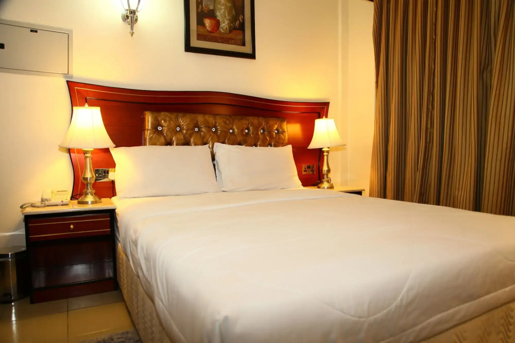 Hotel photo 12