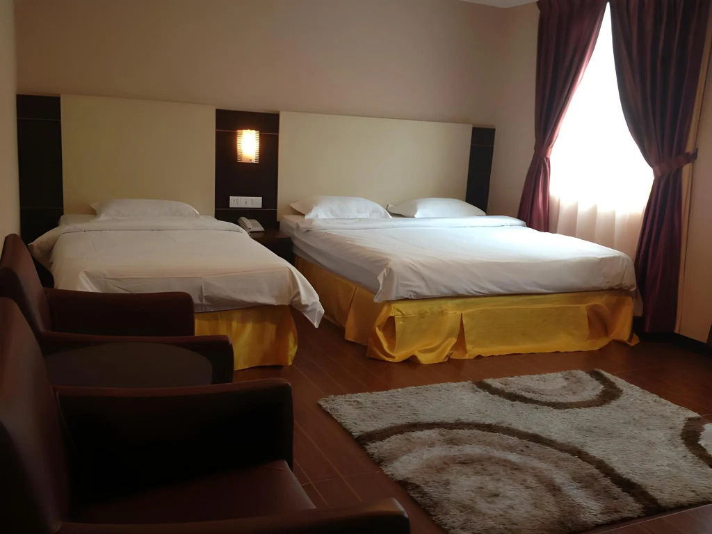 1 City Hotel — 5