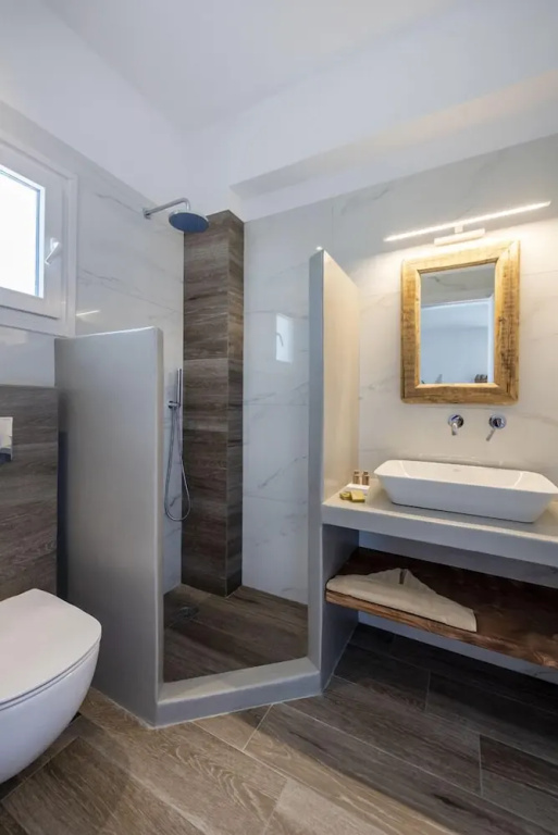 Deluxe Double Apartment with partial sea view (full double bed)