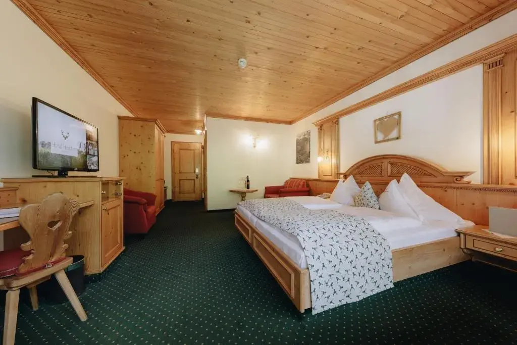 Standard Double room with balcony (full double bed)