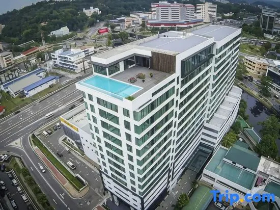 Urban Retreat @ KK Sky • Pool • Parking