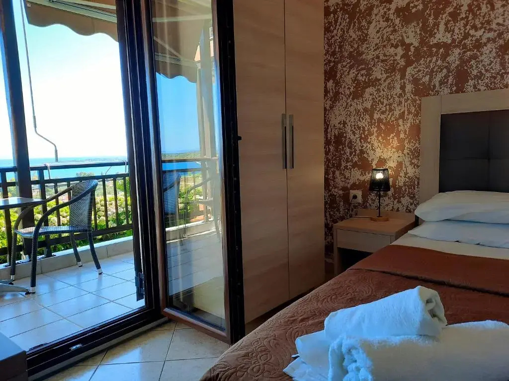 Studio with sea view
