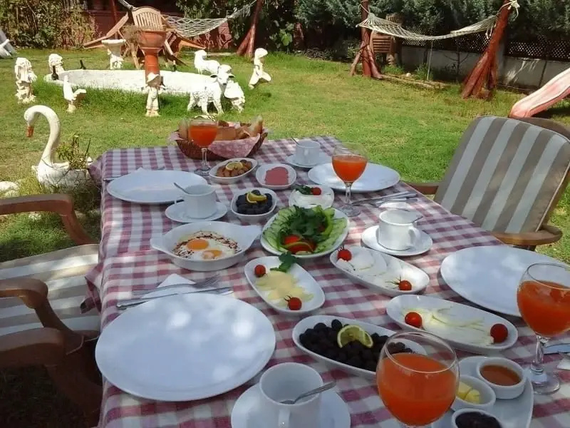 Food & Beverage