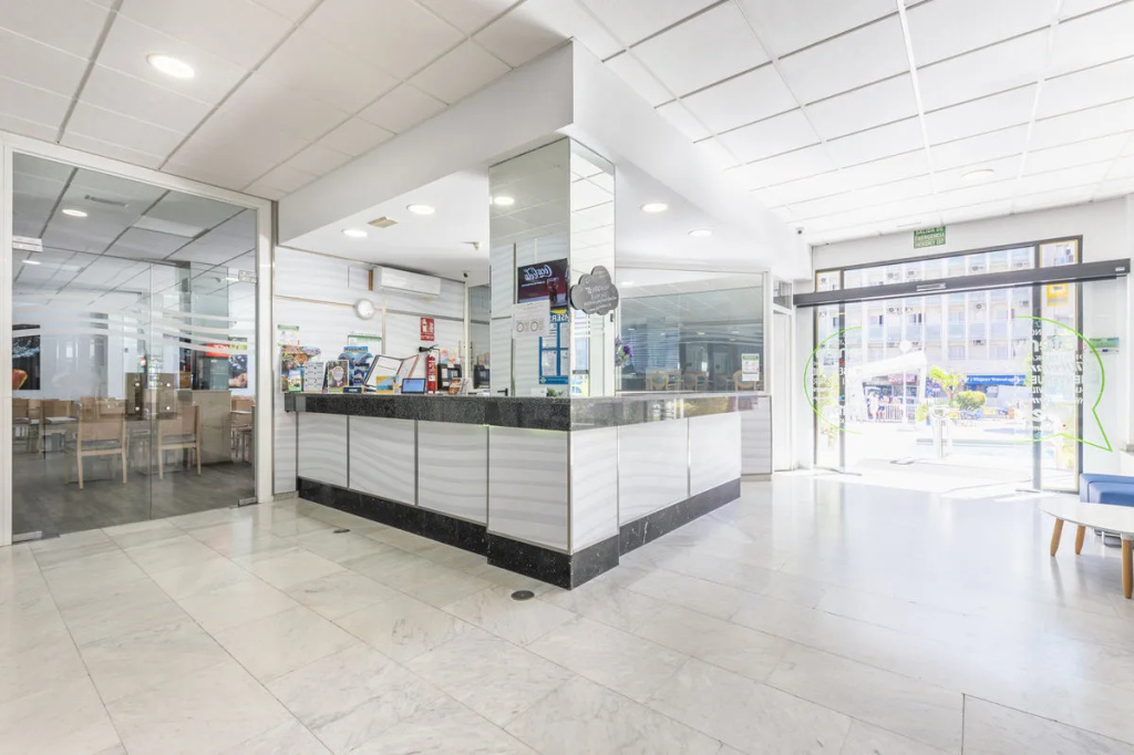 Lobby & Reception