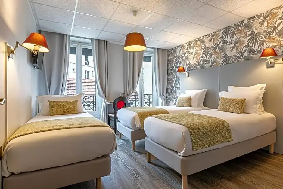 Standard Triple room