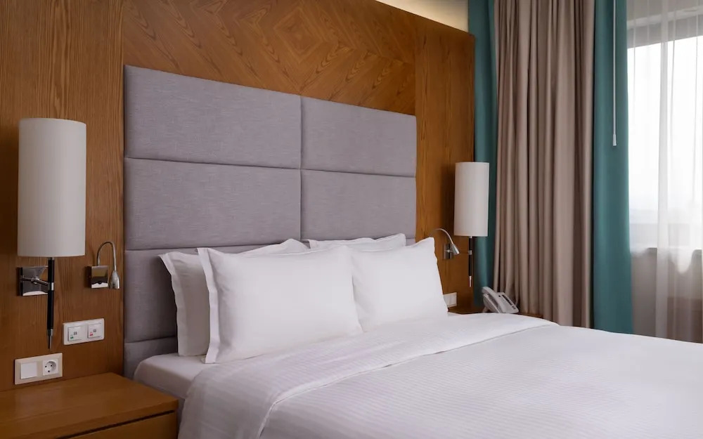 Двухместный room Guest семейный двуспальная кровать в Отель DoubleTree by Hilton Almaty