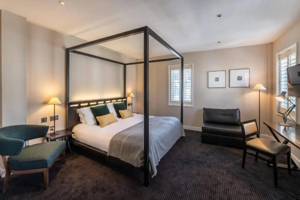 The Resident Soho - 5