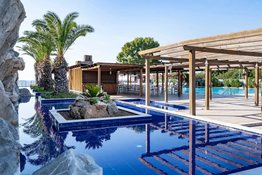 Comer Kinetta Beach