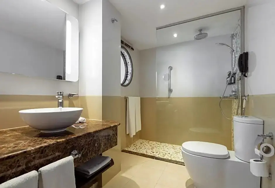 Crowne Plaza Muscat by IHG Hotel - Chambres