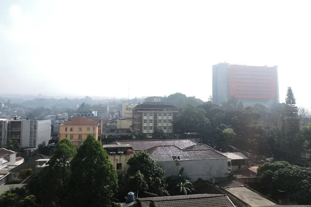 Homey 1Br Apartment With Extra Room At Parahyangan Residence