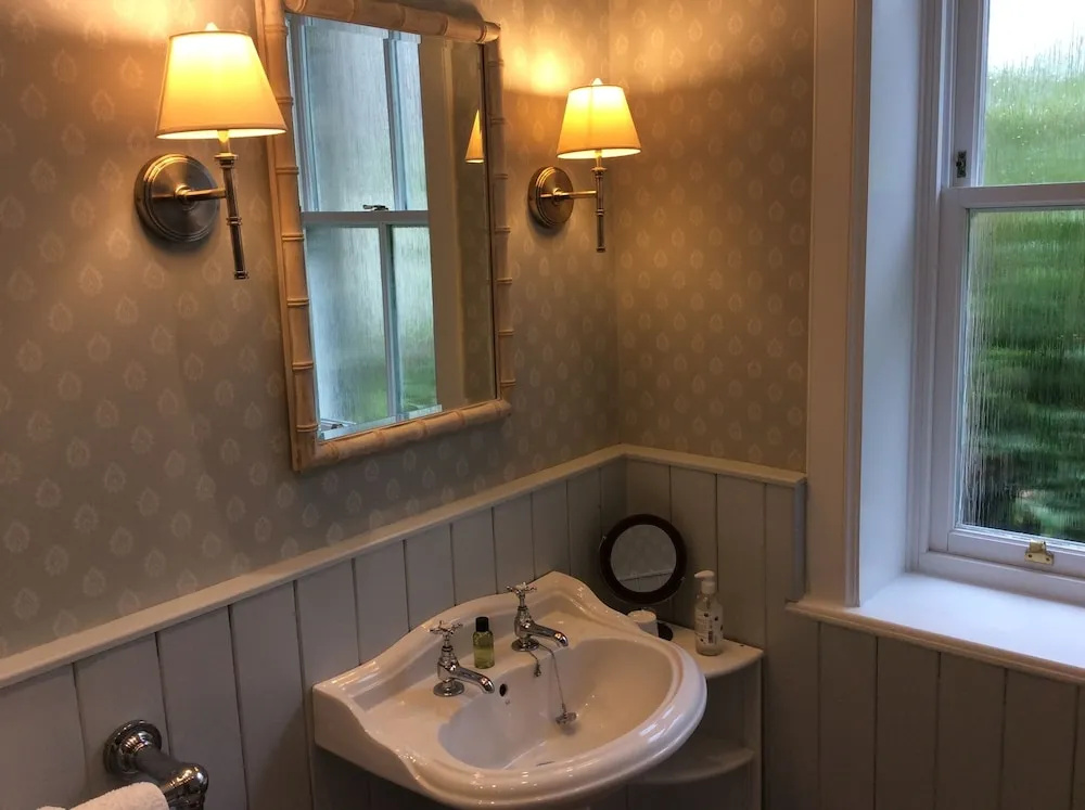 Superior Double room with garden view (full double bed)