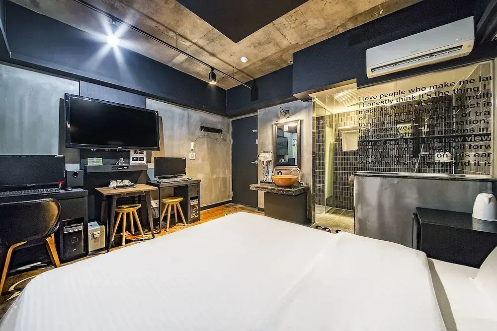 Premier room