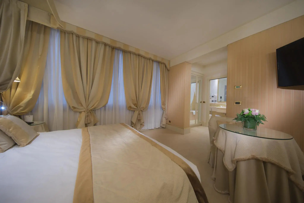 Hotel A LA Commedia Room Type - Double Junior Suite (full double bed)