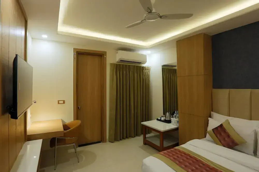 Lobby & Reception