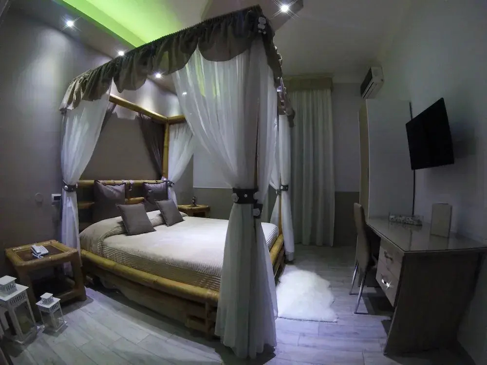 Comfort room