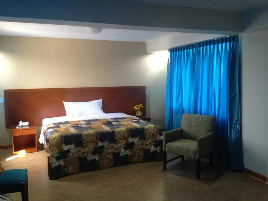 Deluxe Double room (full double bed)