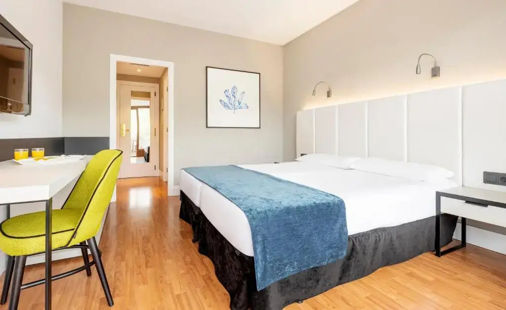 Hotel ILUNION Caleta Park - Chambres
