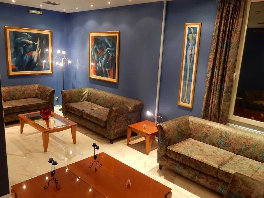 Lobby & Reception