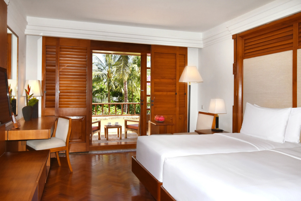 Nusa Dua Beach Hotel and Spa  — фото