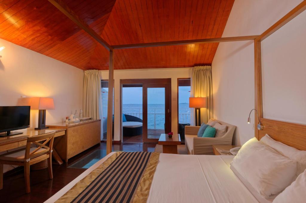 Embudu Village Resort