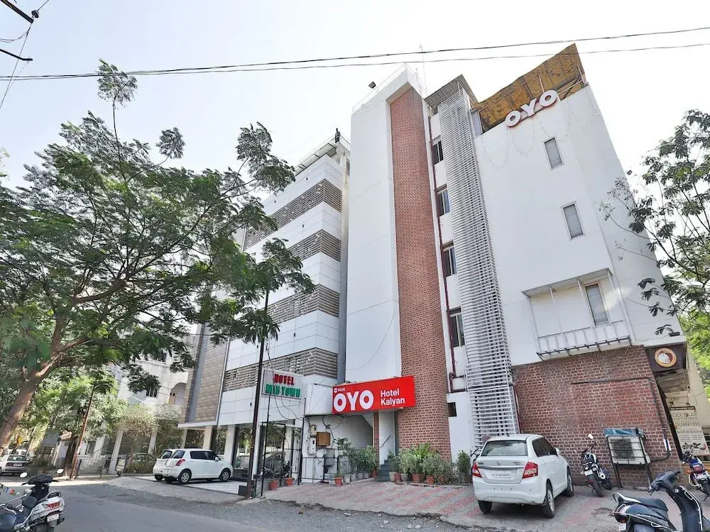 OYO 14837 Hotel Uberoi Anand