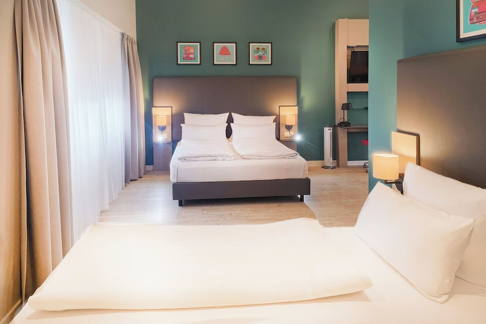 Premium Double room (full double bed)