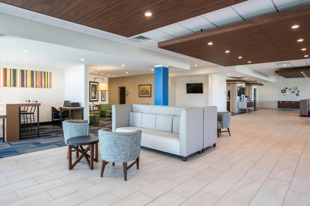 Lobby & Reception