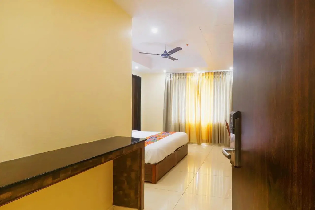 Lobby & Reception