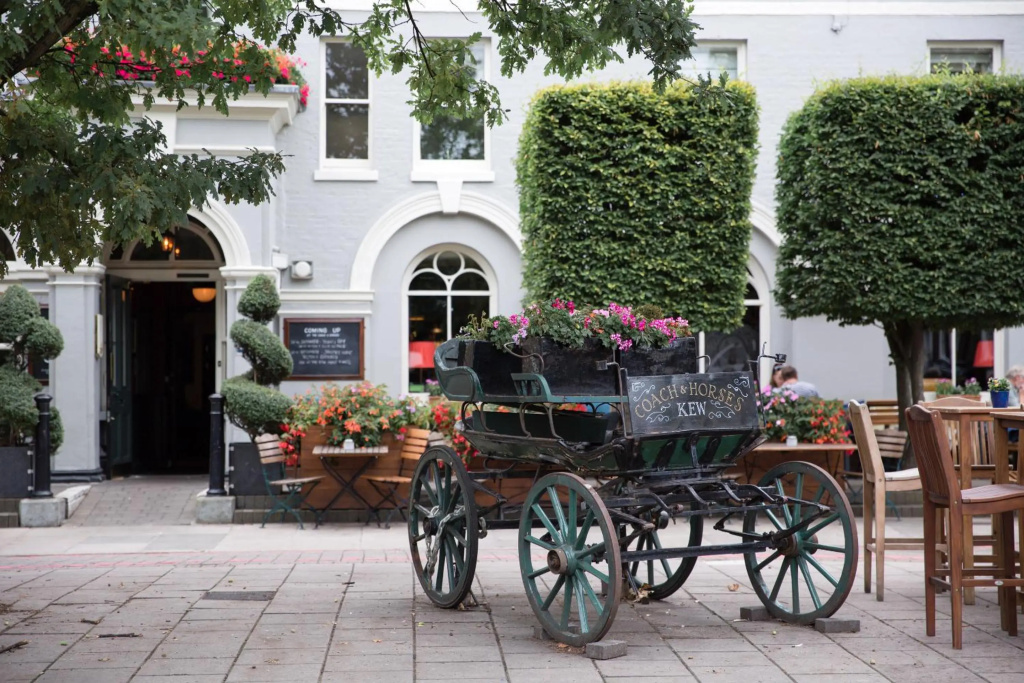 The Coach & Horses