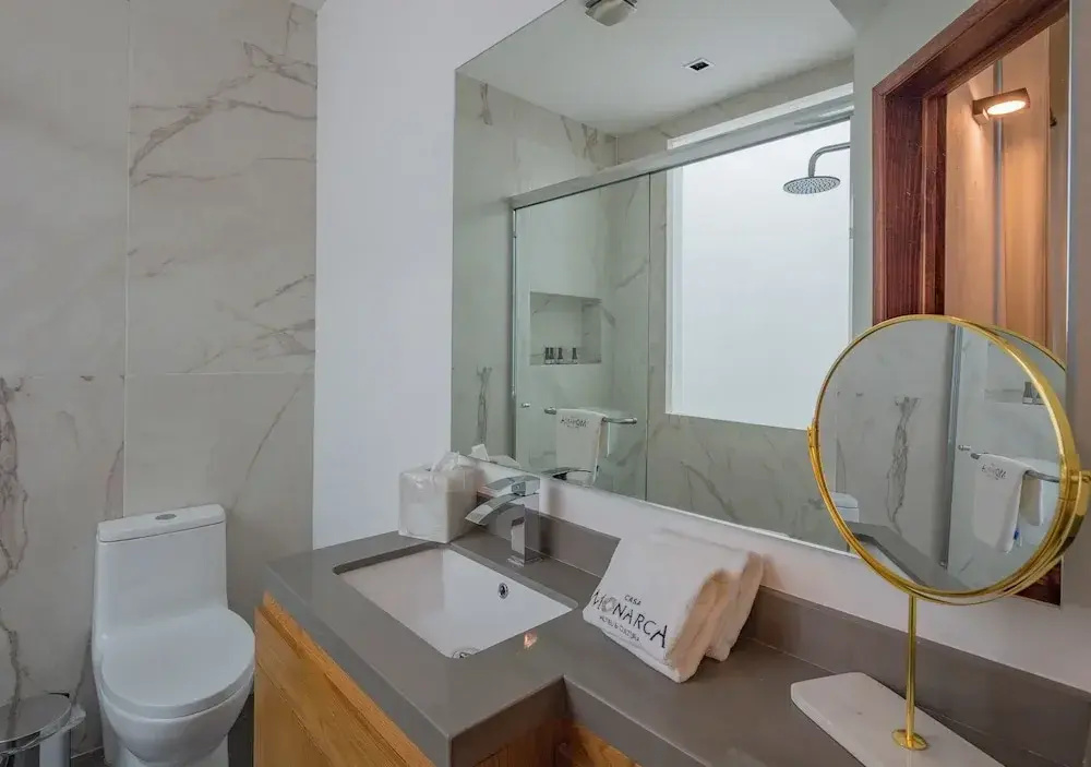 Double Suite (full double bed)