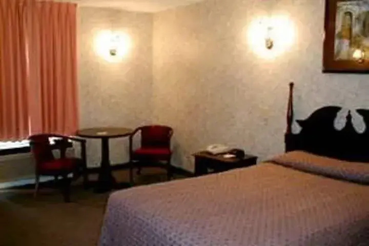 Standard Sextuple room