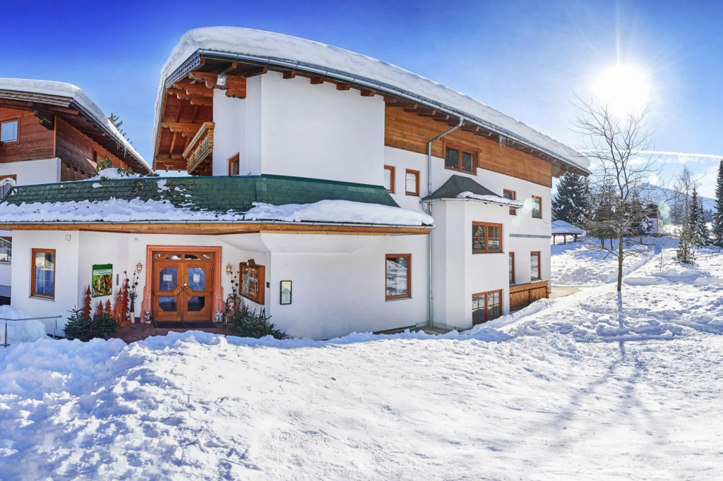 Apartment in Flachau With a Reception