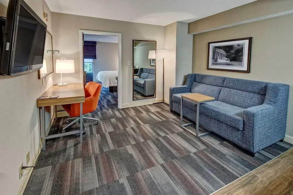 Double Suite (full double bed)
