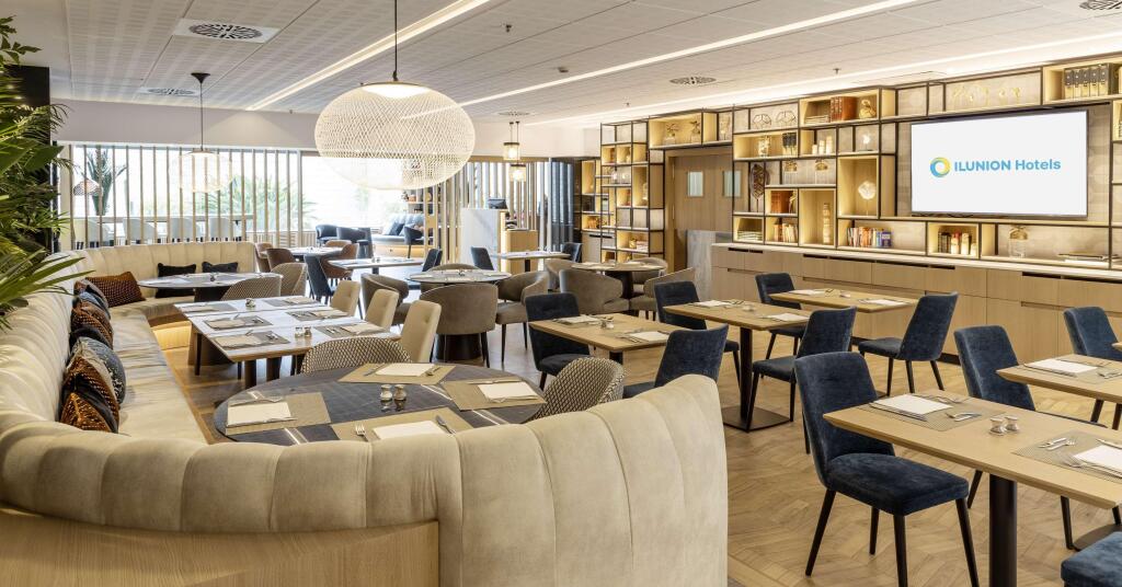 Hotel ILUNION Barcelona picture