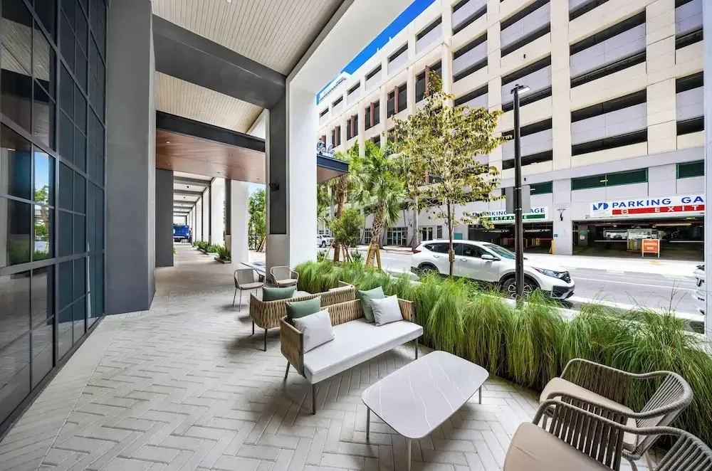Chic Downtown 1BR with Stunning Views