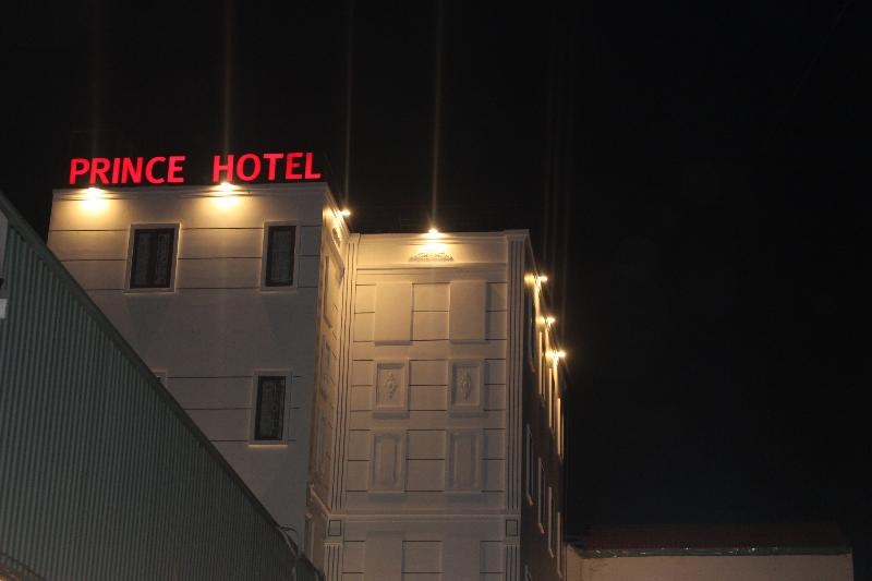 Prince Hotel by ZUZU
